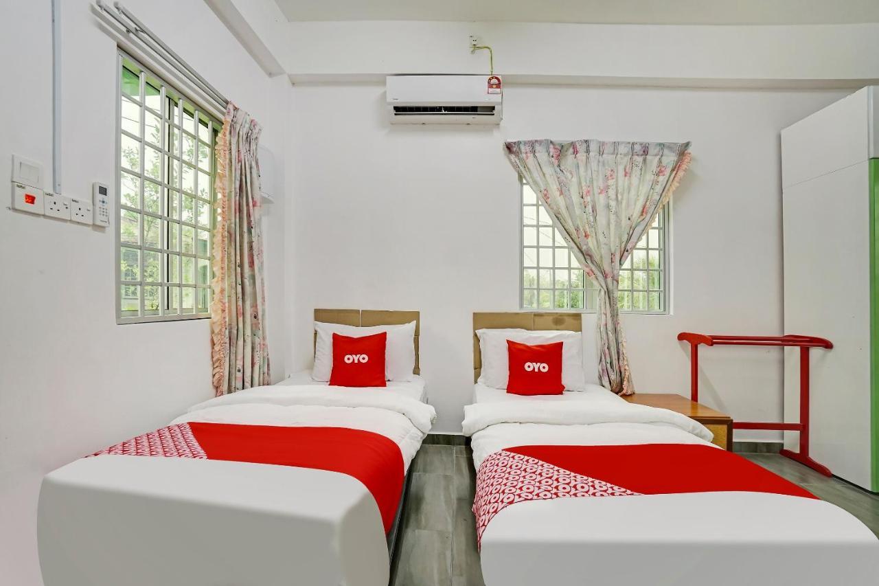 Oyo 90462 Padang Besar Green Inn Eksteriør billede