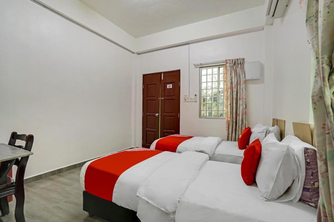 Oyo 90462 Padang Besar Green Inn Eksteriør billede